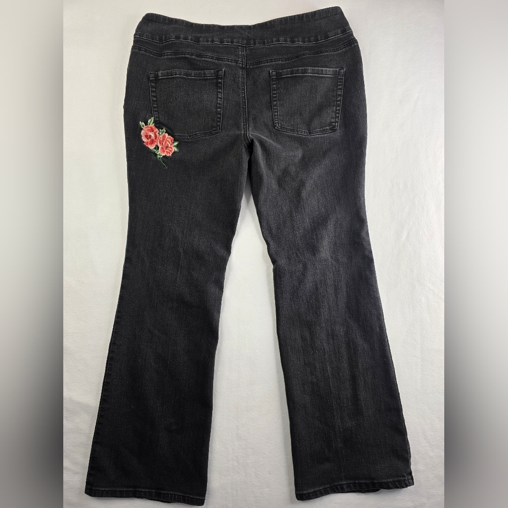 The Pioneer Woman Size 16 XL Black Embroidered Bootcut Pull-On Jeans 3342-CB - Picture 2 of 16